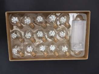 599713 Christbaumkugeln GLAS 2.5cm 15St. mit LED, o. 2xAA Batterie 